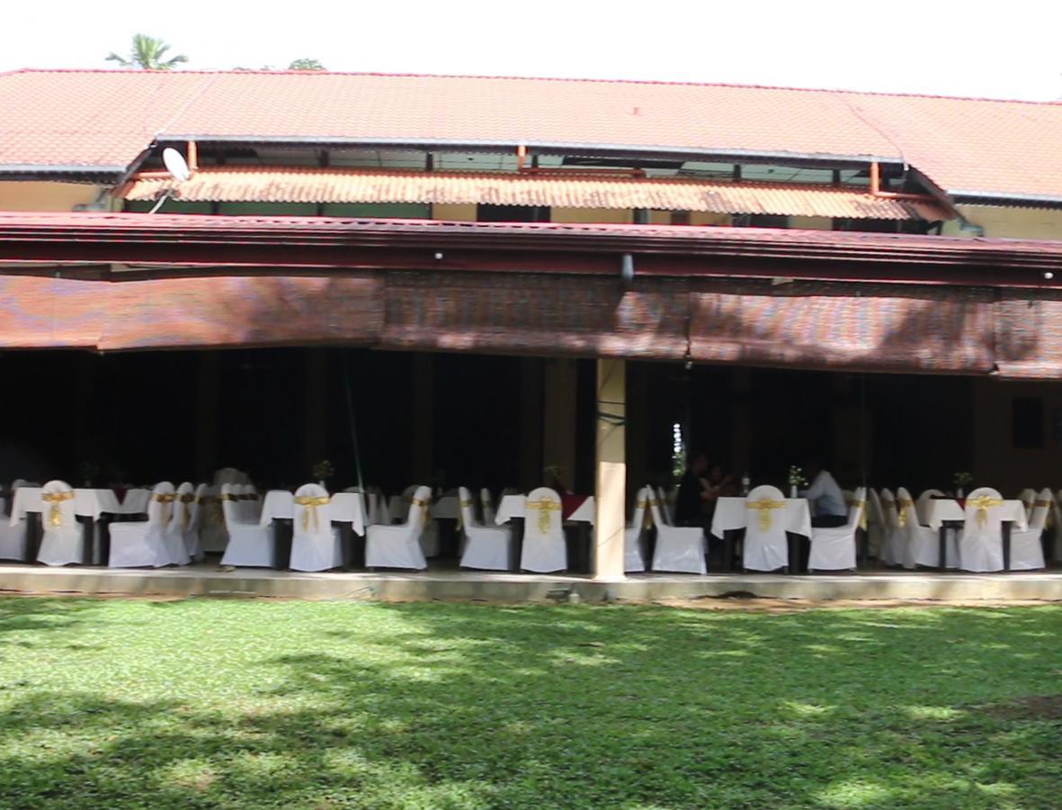 Отель Ratnapura Rest House Экстерьер фото